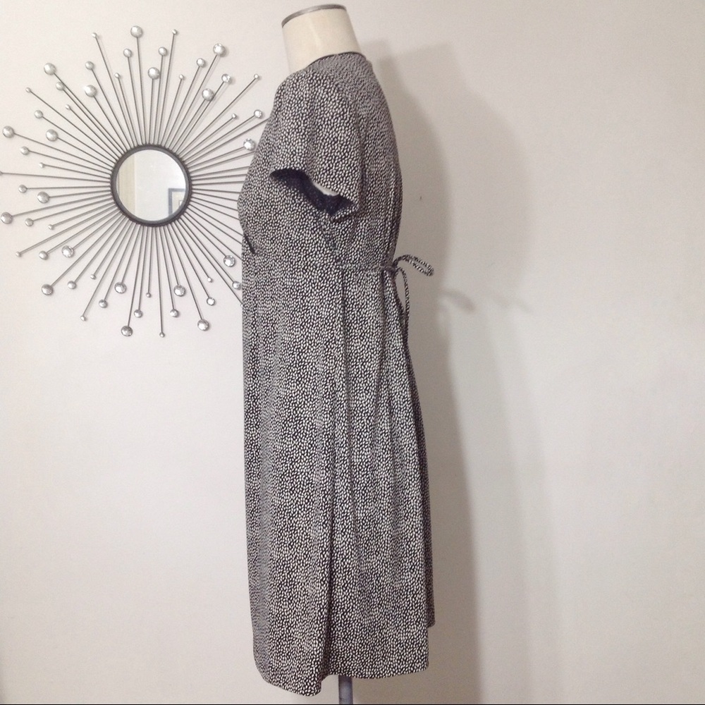 Motherhood Maternity Short Sleeve V-neck Dress - Picture 4 of 8